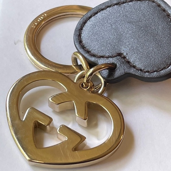 Gucci Interlocking Heart Keychain - Picture 11 of 11